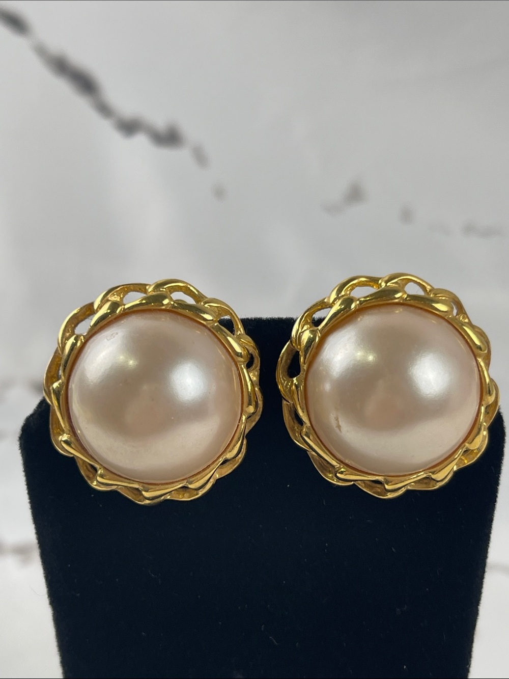 Carolee Vintage Clip-on Button Earrings Dome Style Faux Pearl Goldtone Border